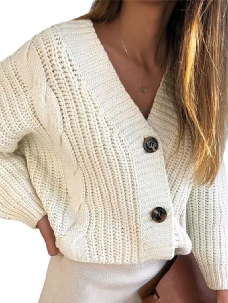 THELMA – DER GROBE STRICKCARDIGAN MIT ZOPFMUSTER & CHARAKTER