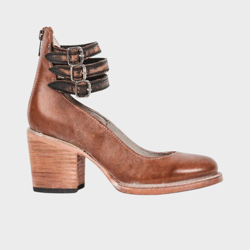 Clara – Schuhe mit Absatz und Schnallenriemen