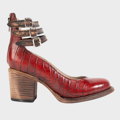 Clara – Schuhe mit Absatz und Schnallenriemen