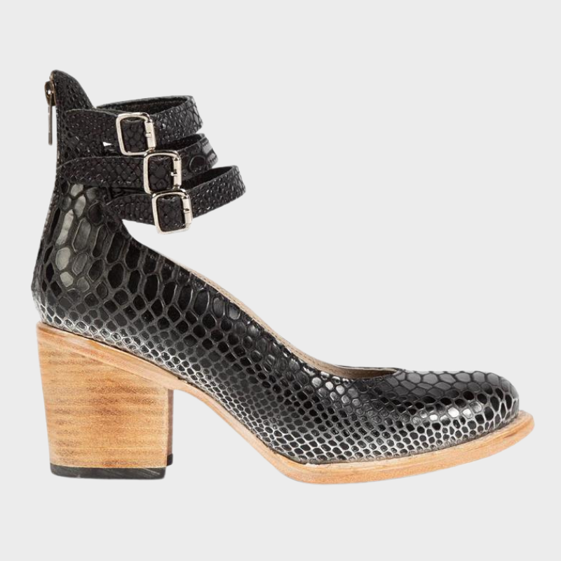 Clara – Schuhe mit Absatz und Schnallenriemen