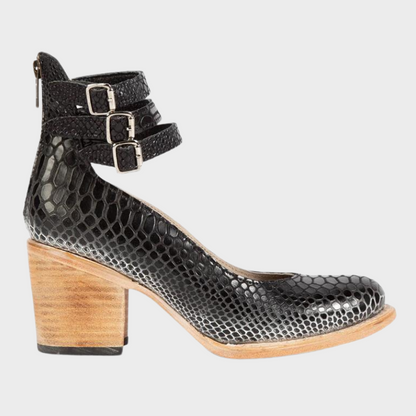 Clara – Schuhe mit Absatz und Schnallenriemen