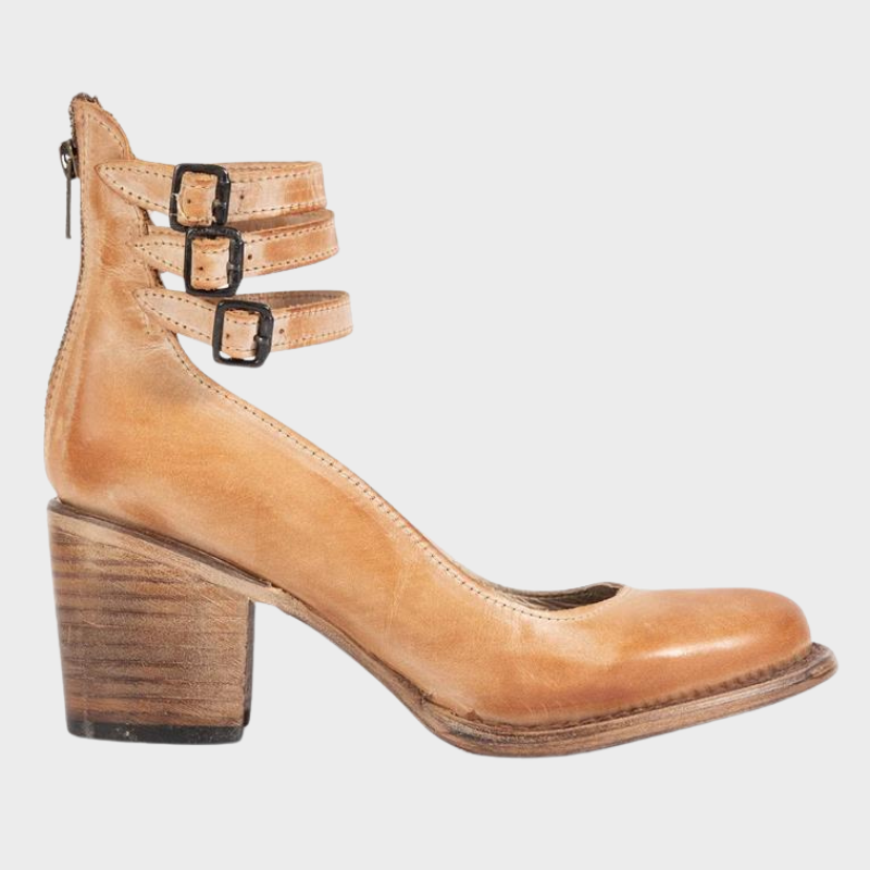 Clara – Schuhe mit Absatz und Schnallenriemen