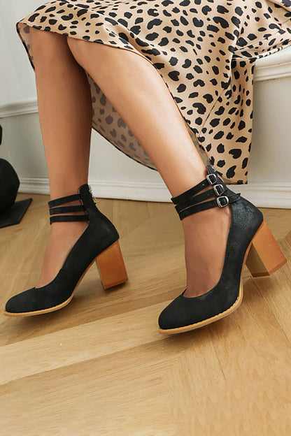 Casilda | Glatte Sandalen mit Knöchelriemen und dicker Sohle
