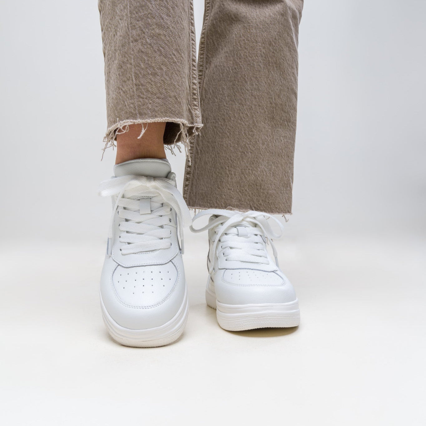 ELEVATESHOES WHITE CLASSY