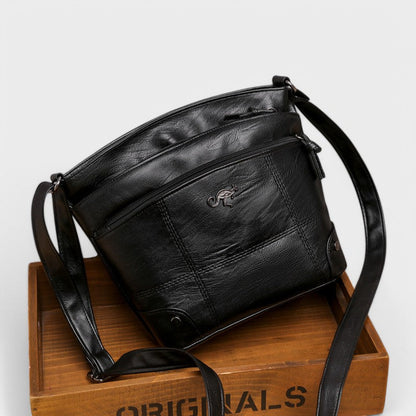 Nora. - Lässige Umhängetasche mit Steppnähten