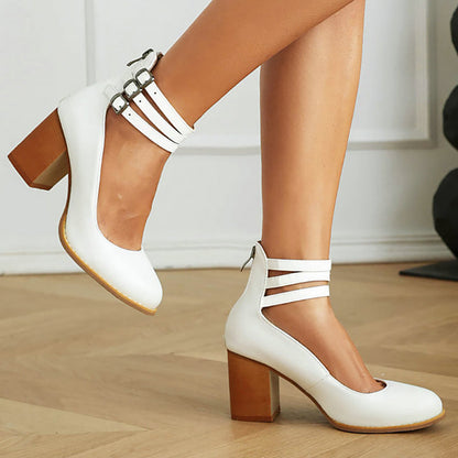 Casilda | Glatte Sandalen mit Knöchelriemen und dicker Sohle